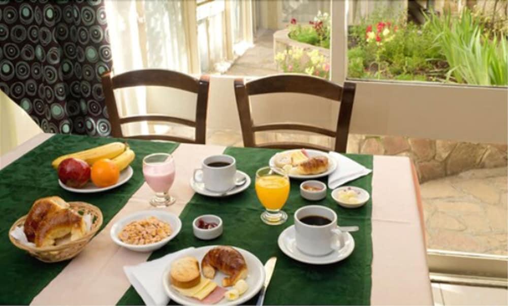 Internacional Hotel 2*